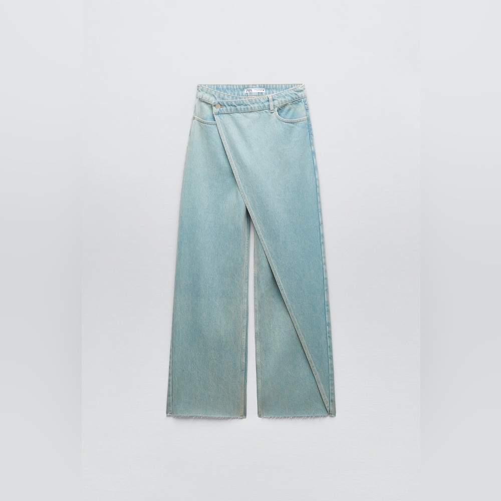Zara High Waisted Jeans. Reference Number 5862/028